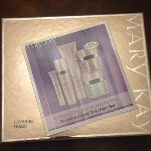Mary Kay Timewise Repair Volu-Firm Set New in Box